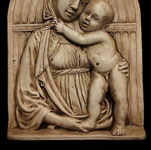 Madonna col Bambino Luca della Robbia